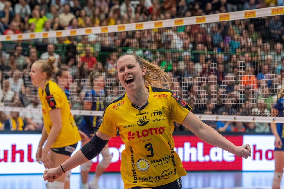 In der meist emotional aufgeladenen Wolfsgrube in Suhl wird es für den DSC gegen Zuspielerin Lara Nagels (28.) und Co. keinesfalls leicht.