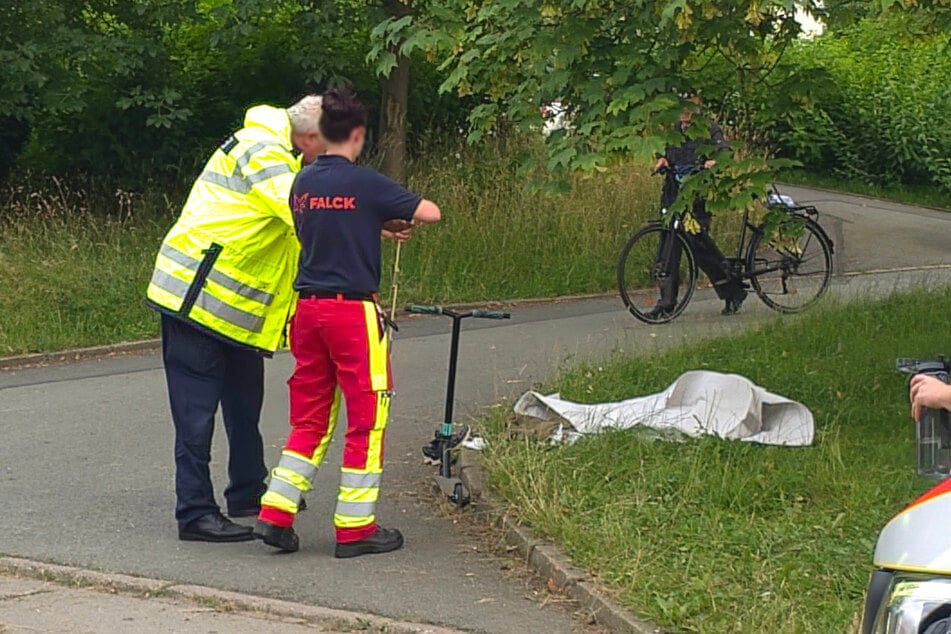 In Plauen-Chrieschwitz ist es am Montagnachmittag zu einem schweren Unfall gekommen.