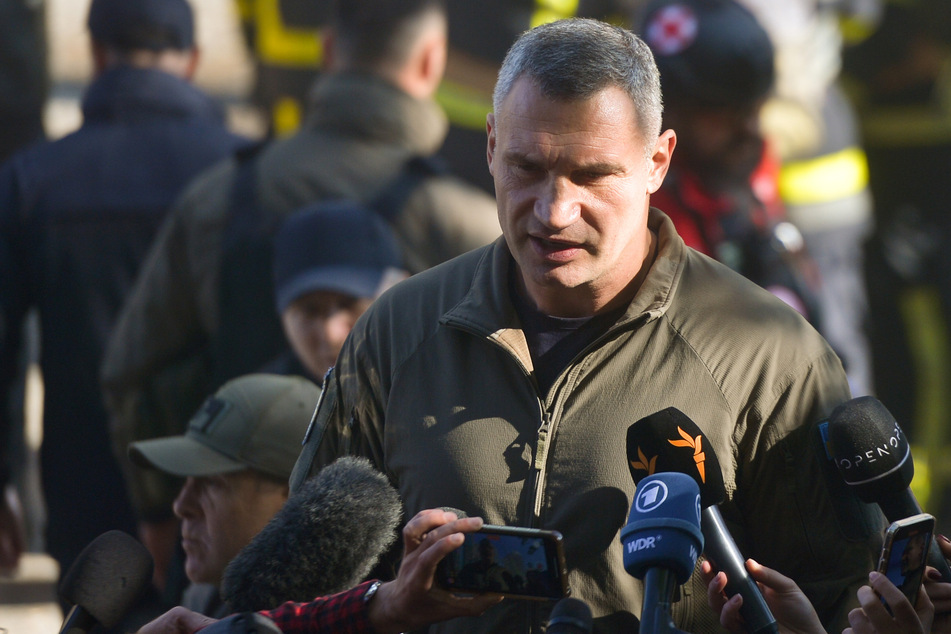 In der Hauptstadt Kiew soll am Donnerstag die Fernwärme wieder angeschaltet werden, wie Bürgermeister Vitali Klitschko mitteilte.