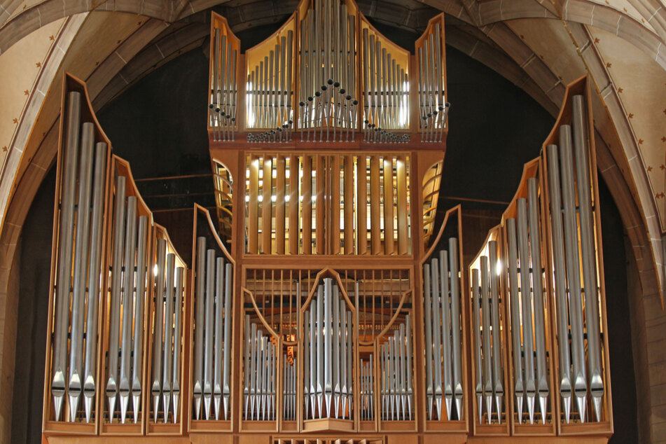 Blick auf die Orgel im Zwickauer Dom. Das 6000 Pfeifen umfassende Instrument wurde von Hans Eule erbaut. Es zählt heute zu den größten Orgeln Deutschlands.