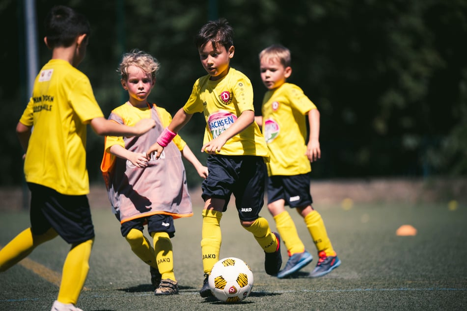 Unter anderem bekommen die Kids während der Camps eine komplette Spielerbekleidung zur Verfügung gestellt.