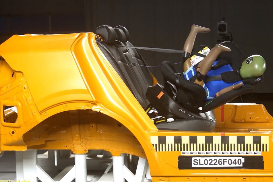 Beunruhigende Bilder: Beim Test fiel der Sitz "Aiden 360°" von "Ding" aufgrund von Sicherheitsmängeln durch.