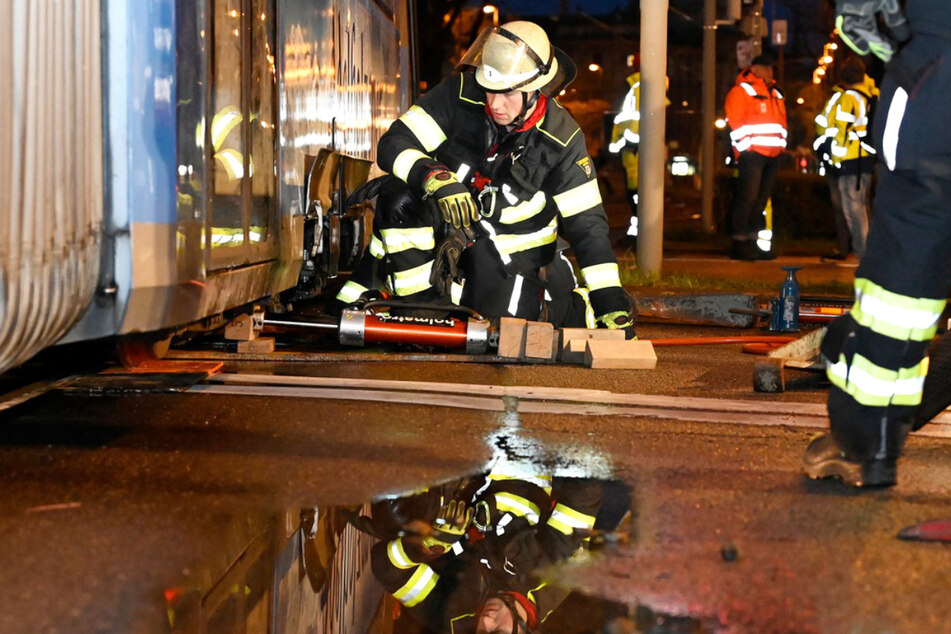 Die Münchner Feuerwehr hatte alle Hände voll zu tun.