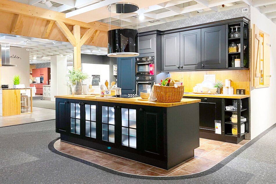 Dieses Möbelhaus halbiert die Preise auf frei geplante Küchen³