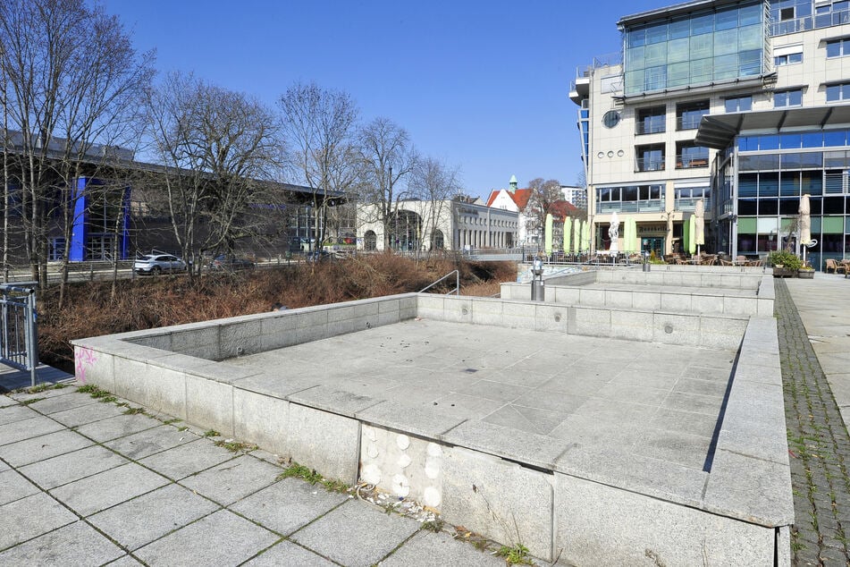Der Brunnen am Seebergplatz: Eine Reparatur ist so teuer, dass er wahrscheinlich abgerissen wird.