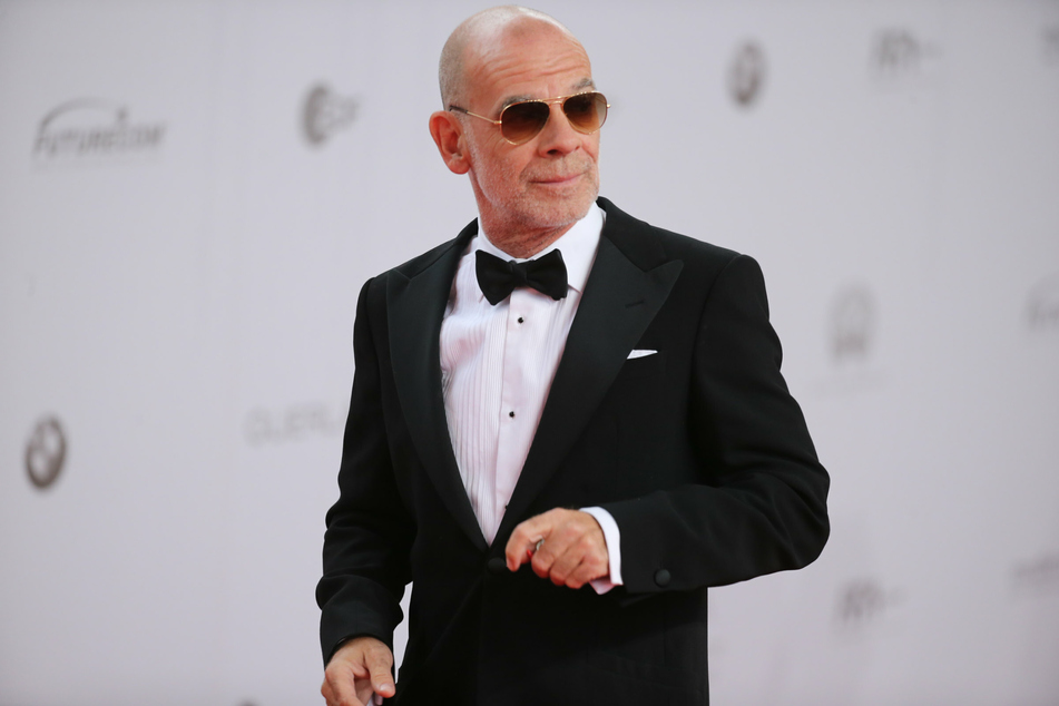 Schauspieler Martin Wuttke (59) wird in dem Stück "Aufstieg und Fall eines Vorhangs und sein Leben dazwischen" zu sehen sein.