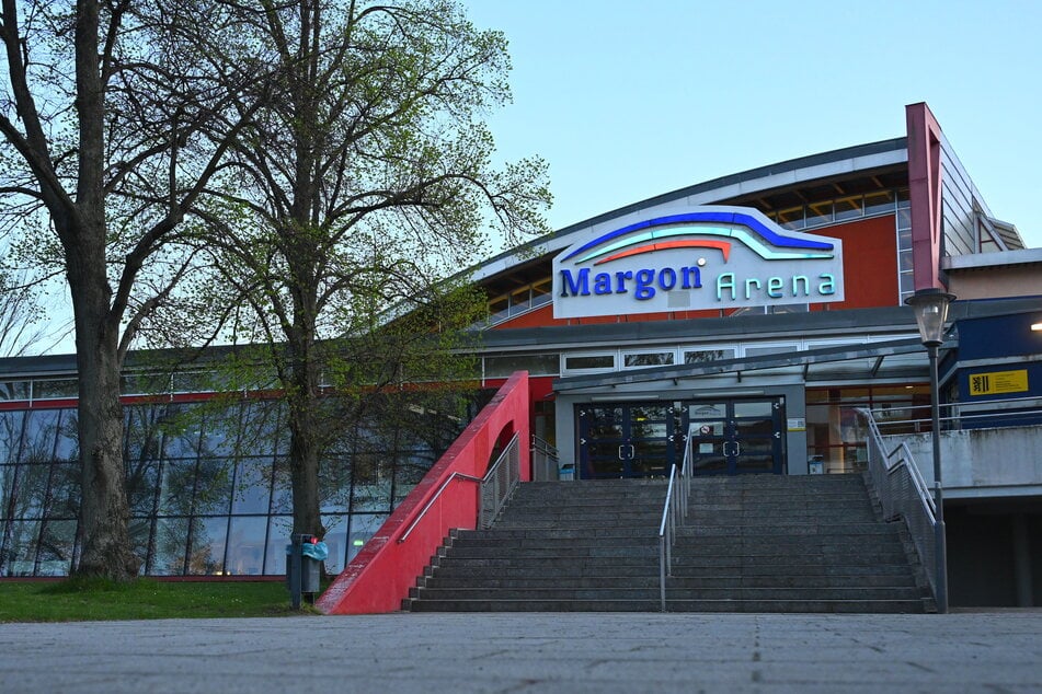 Die Margon Arena wurde zuletzt bei Starkregen zur Tropfstein-Höhle. Damit soll jetzt Schluss sein.
