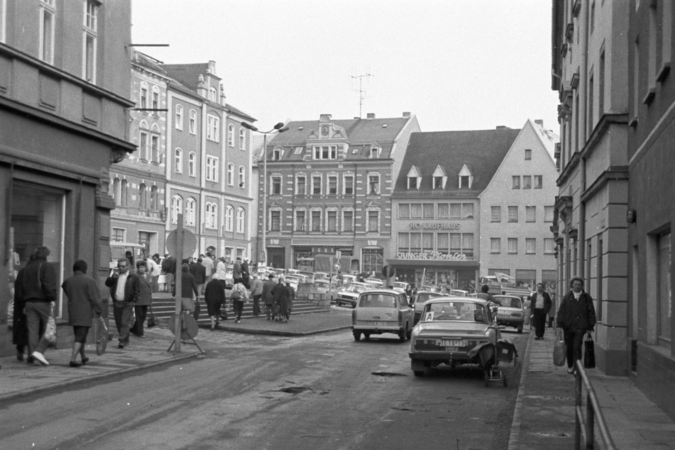 So sah der Stollberger Marktplatz zur Wendezeit 1990 aus.