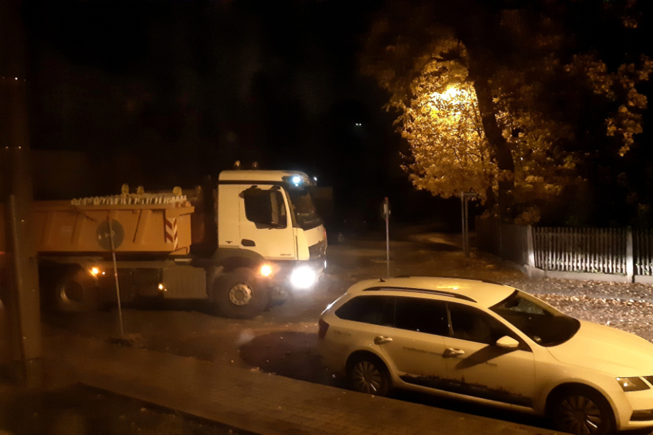 Plötzlich kamen Lastwagen voller Baustellenmaterial und Absperrzäune – für die Anwohner völlig überraschend.
