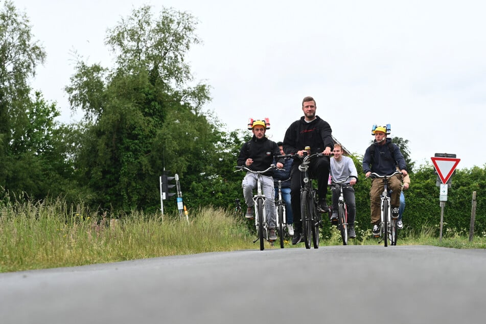 Zum Herrentag fahren viele Menschen traditionell Fahrrad. Auch am Feiertag gilt aber die Promillegrenze. (Symbolbild)