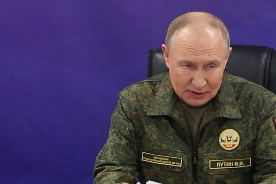 Ukraine-Krieg: Putin bestätigt bei Armeebesuch Festhalten an Kriegszielen