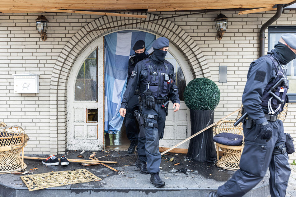 Die Polizei hatte im Juli 2021 die "Clan-Villa" der Großfamilie aus Leverkusen gestürmt.