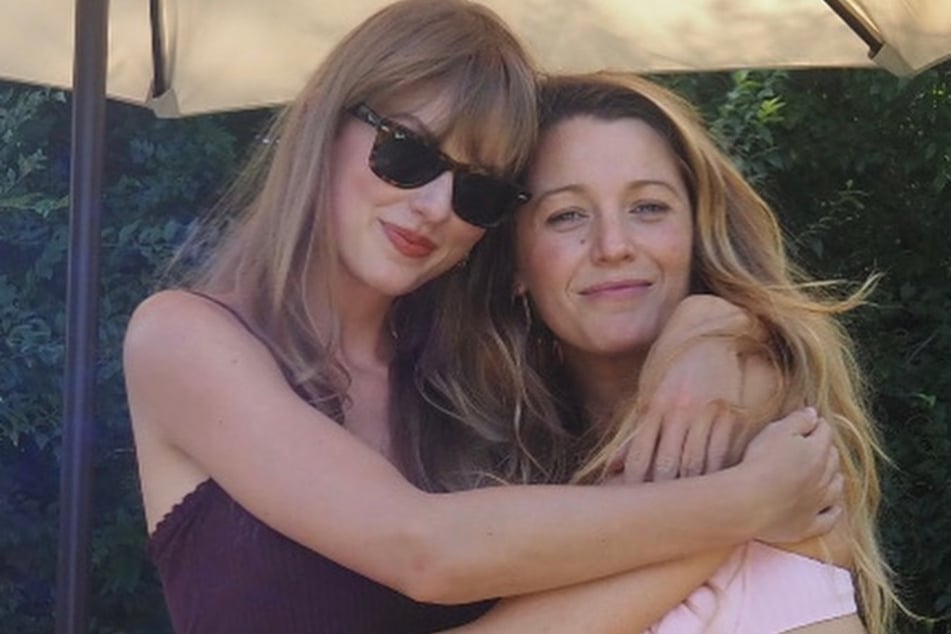 Taylor Swift (l.) is the godmother of Blake Lively's four children.