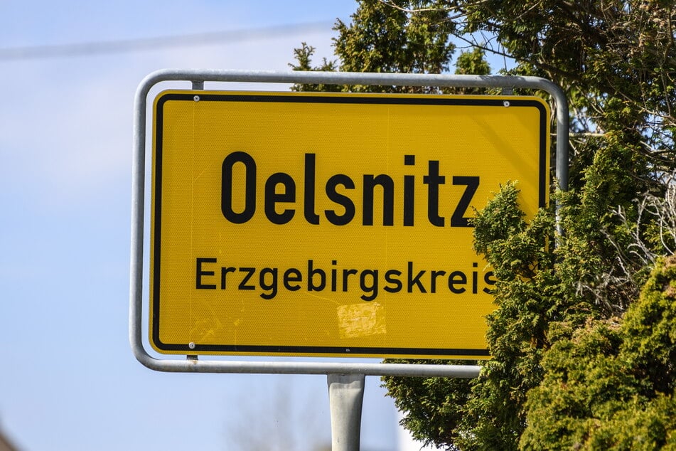 Lebensgefährlich! Der junge Mann bretterte mit mehr als 90 km/h durch Oelsnitz.
