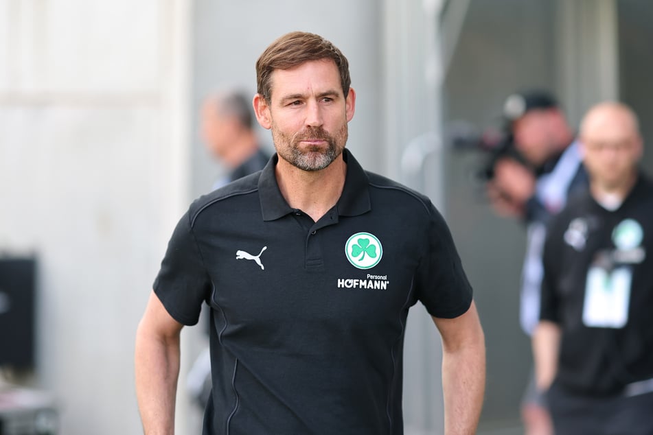 Fürth-Trainer Thomas Kleine (47) warnt vor den Dynamos.