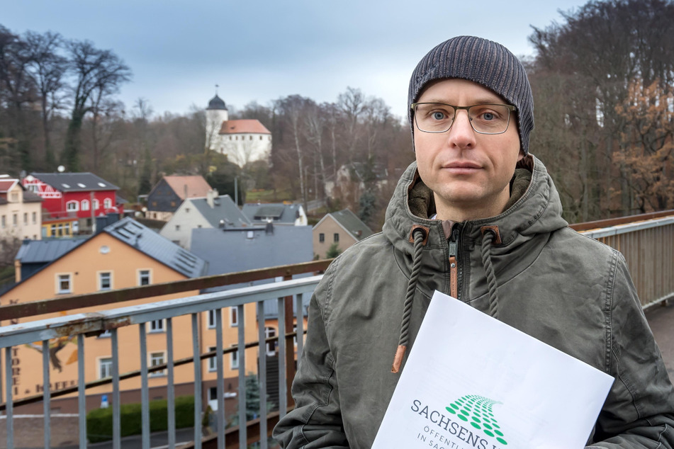 Vereins-Chef Ivo Partschefeld (42) kämpft für öffentliche Wege in Sachsen - wie den am Rabensteiner Viadukt.