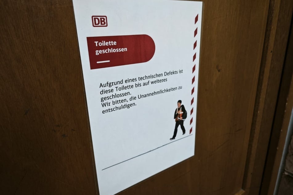 Ein Aushang weist auf einen technischen Defekt hin. Eine Alternative wird hier nicht vorgeschlagen.