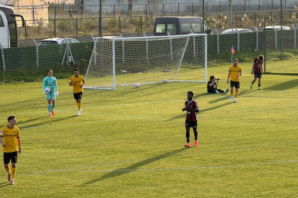 Dynamo kassiert Mitte der zweiten Hälfte mit neuer Besetzung den Ausgleich.