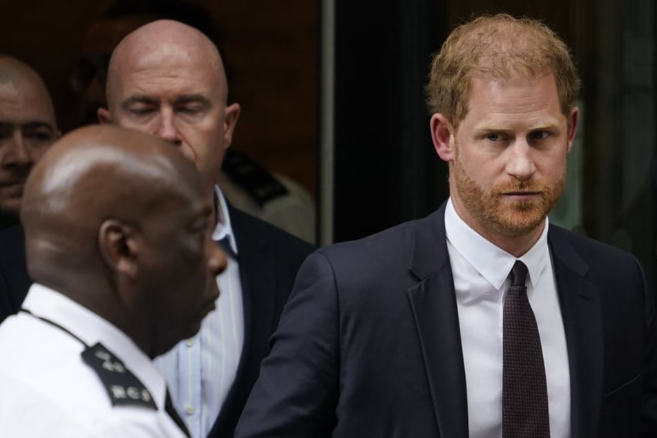 Acusaciones de acoso contra el príncipe Harry: críticas por la pelea pública