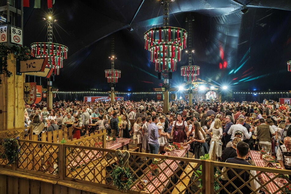 Seit zehn Jahren ist das Pichmännel-Oktoberfest-Zelt rappelvoll.