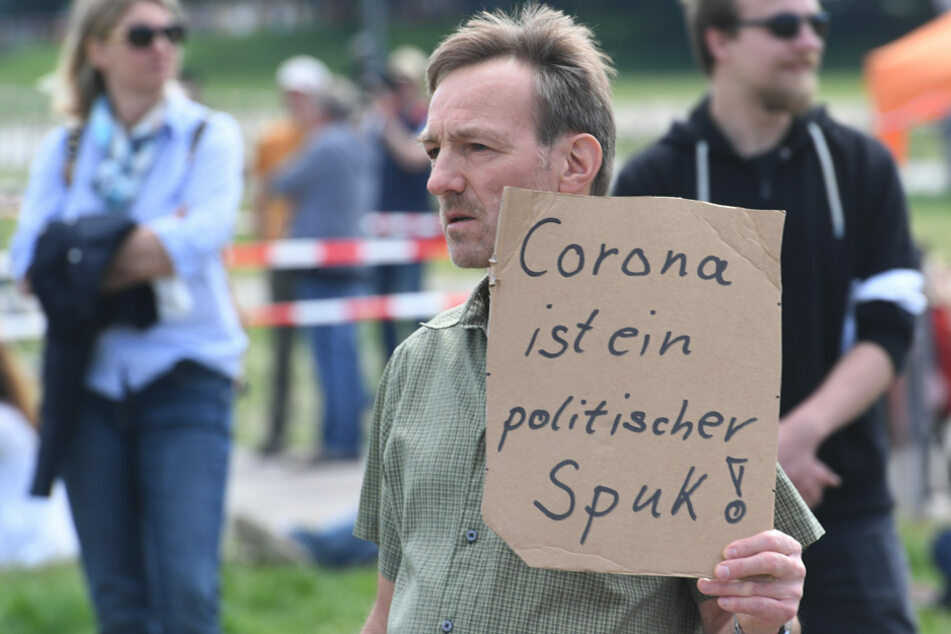 Bei Demos gegen die Corona-Maßnahmen muss die Polizei regelmäßig aktiv eingreifen. (Archiv)