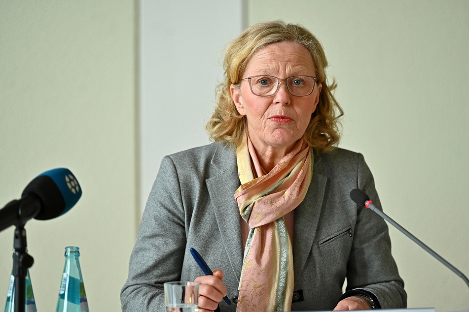 Landesdirektions-Präsidentin Regina Kraushaar freut sich über den Ausbau der B173. (Archivbild)