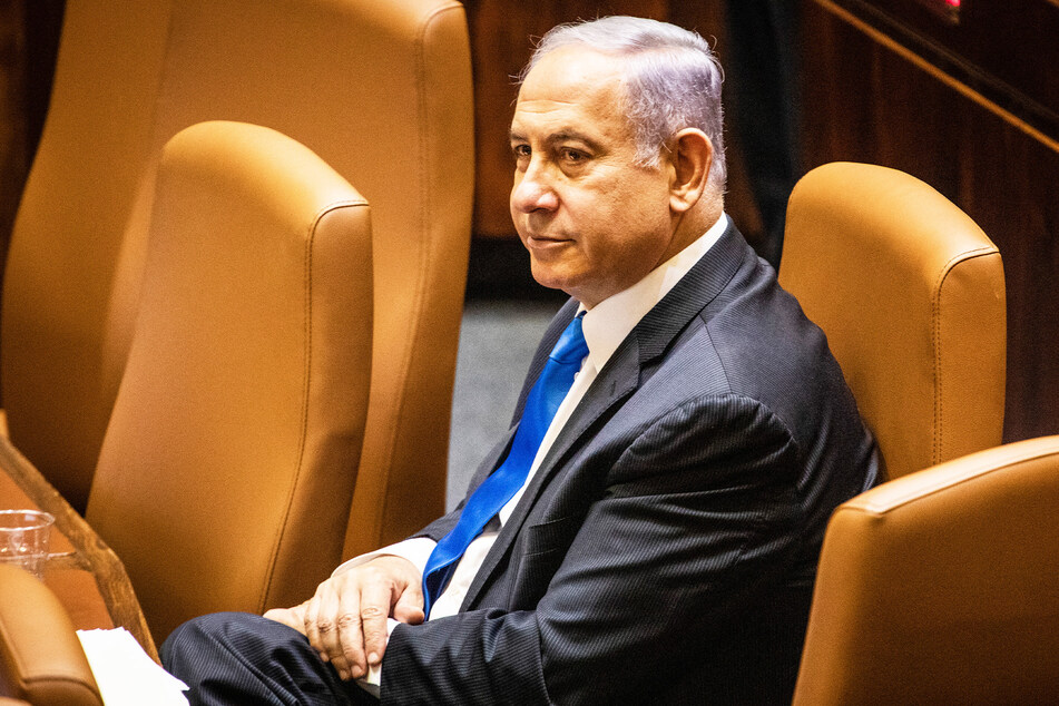Benjamin Netanjahu (71), Premierminister von Israel, nimmt teil an einer Sitzung im israelischen Parlament zur Abstimmung über die nächste Regierung des Landes.