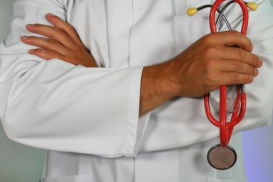 Die Ärztin soll über 100 Patientendaten für ihre Zwecke missbraucht haben. (Symbolbild)