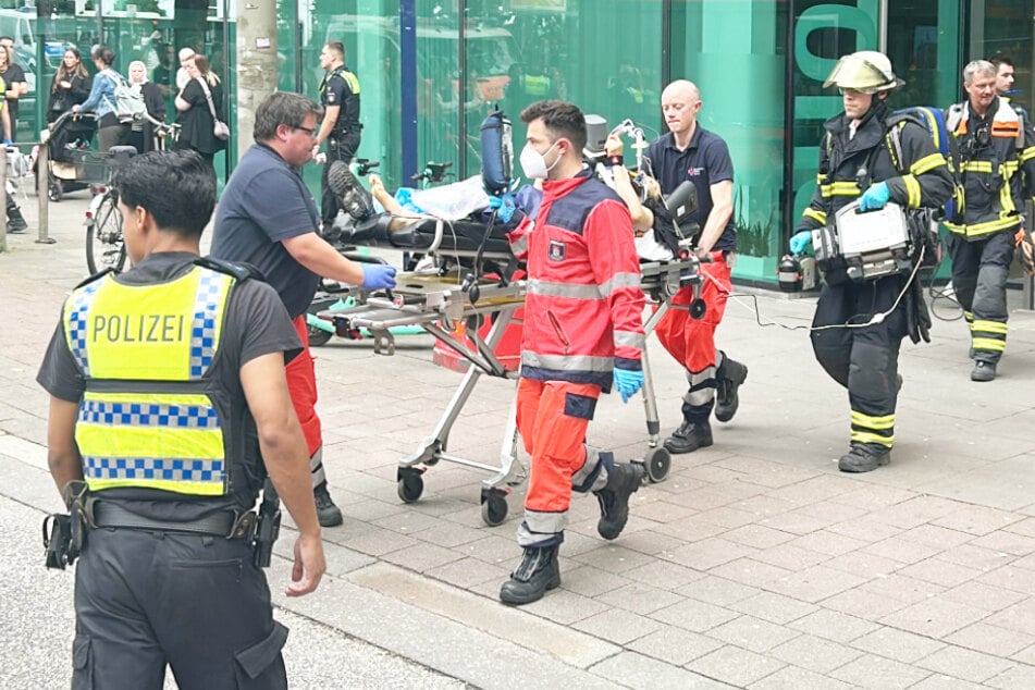 Bei einer Messerattacke im Phoenix-Center ist ein Mann am Donnerstag lebensgefährlich verletzt worden. Er starb später im Krankenhaus.