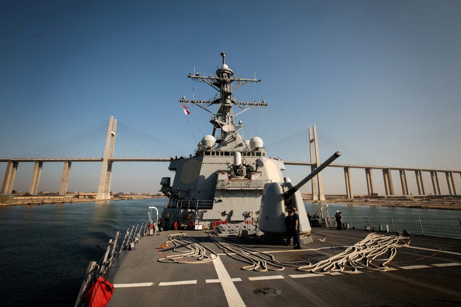 The US attacked more Houthi targets, this time with cruise missiles launched from the USS Carney destroyer.