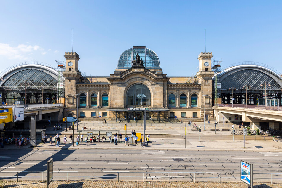 Der Dresdner Hauptbahnhof wird am heutigen Samstag komplett gesperrt.