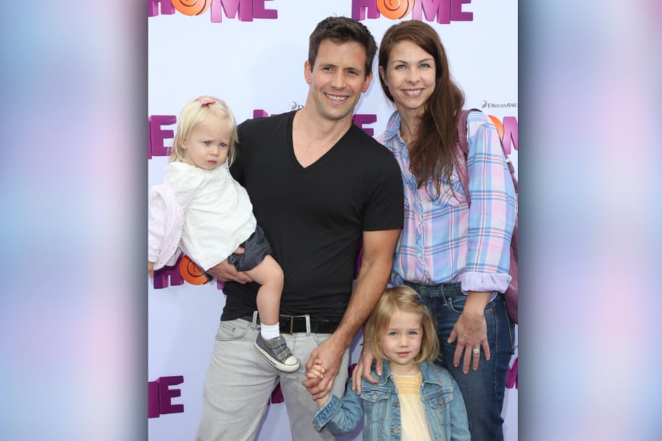 Im März 2015 besuchte die Familie eine Filmpremiere. Neun Jahre später verstarben Vater und Kinder.
