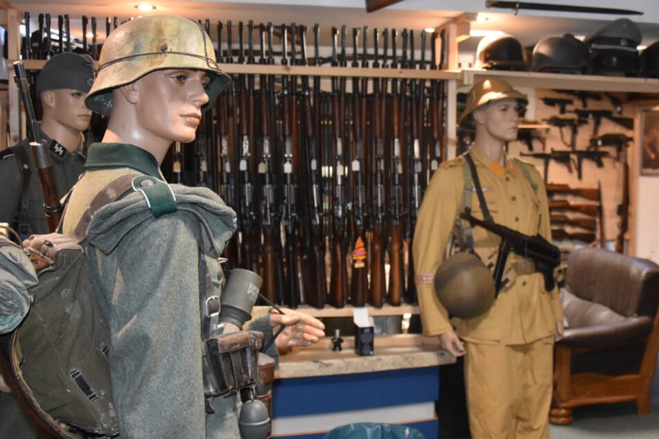 Der Mann hatte ein komplettes Arsenal in einem Nebenraum gebunkert.