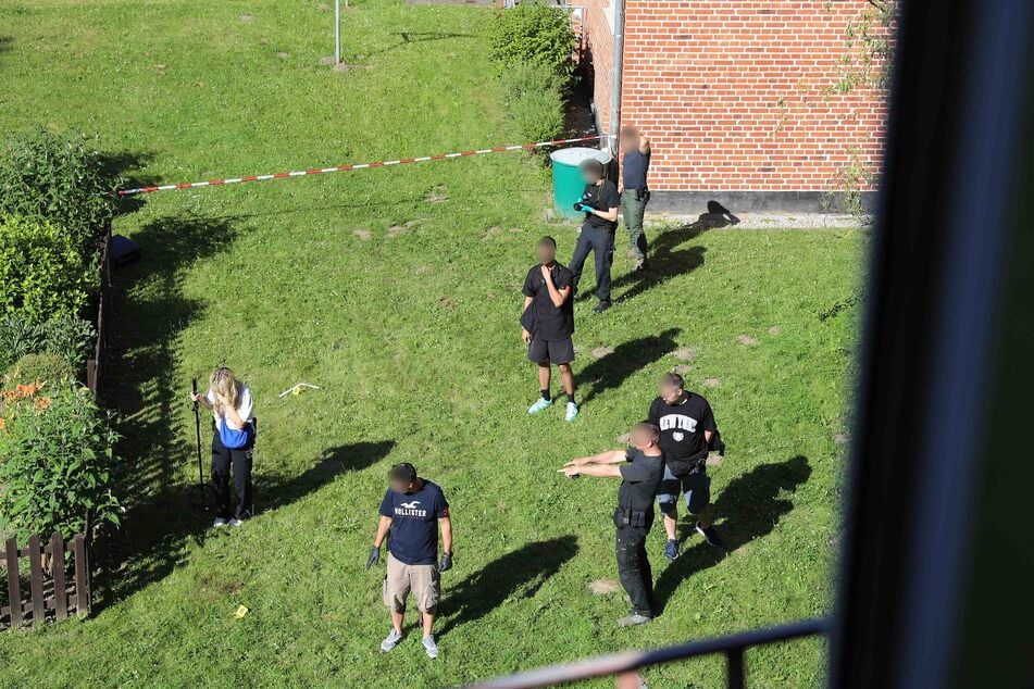 Nachdem die Polizei einen Tatverdächtigen antraf, kam es zur Schussabgabe durch einen Beamten in Rostock.