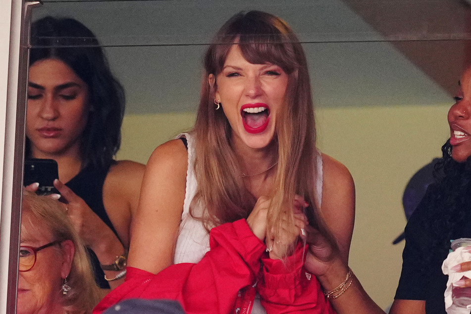 Taylor Swift watched Sunday's Chiefs vs. Bears game from Travis Kelce's suite at Arrowhead Stadium.