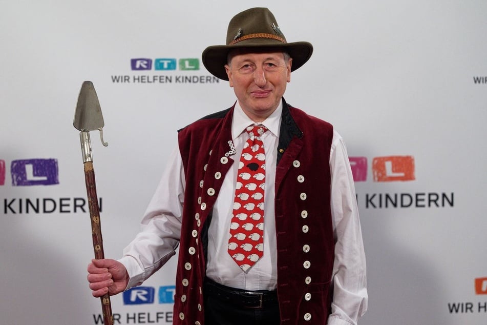 Schäfer Heinrich (59) nahm 2008 an der RTL-Kuppelshow "Bauer sucht Frau" teil. Die Frau fürs Leben hat er bis heute nicht gefunden.