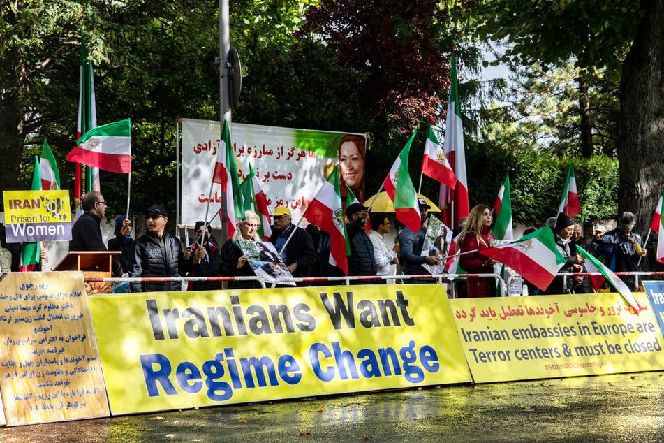 Am vergangenen Samstag gab es auch eine Protestaktion in Berlin vor der iranischen Botschaft.