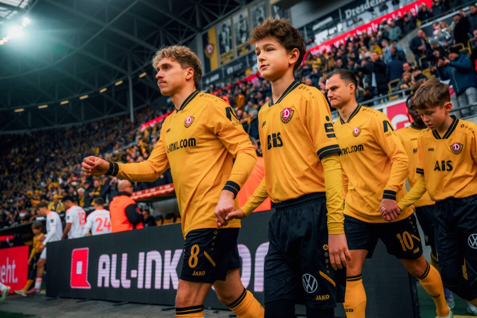 Sächsische Zeitung verlost Einlaufplätze für Kids beim Dynamo-Spiel am 27. Februar