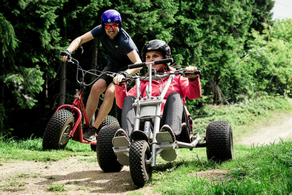 Die Mountaincarts der Ski- und Rodelarena Altenberg sorgen für jede Menge Fahrspaß.