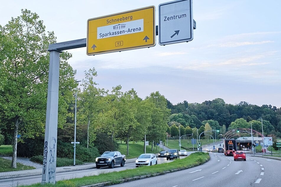 Alles fest? Sächsische Stadt prüft Ampel- und Schilderbrücken