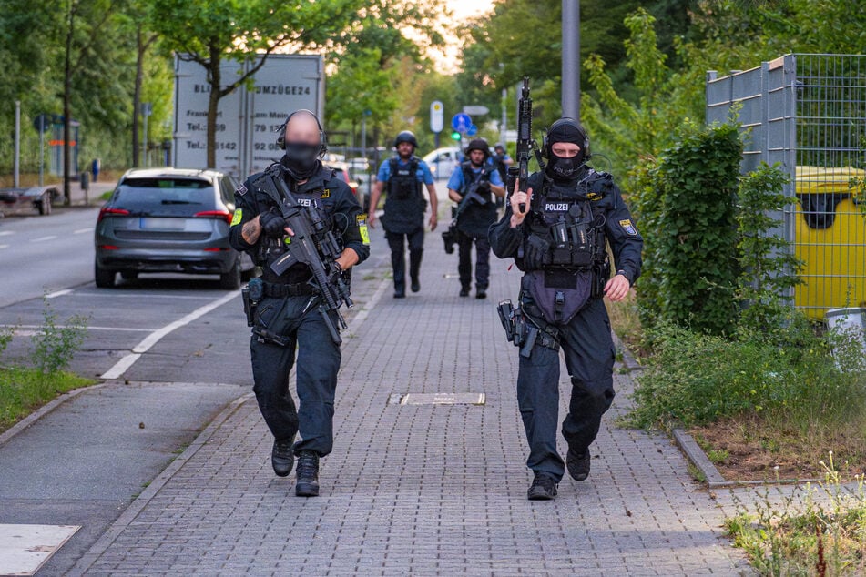 Die angeforderten Spezialkräfte der Polizei kamen glücklicherweise nicht aktiv zum Einsatz.
