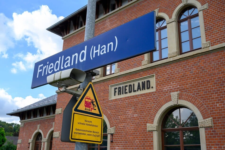 Am Bahnhof Friedland geschah Anfang August eine Tragödie: Am Bahnsteig wurde die Leiche einer 16-Jährigen gefunden.