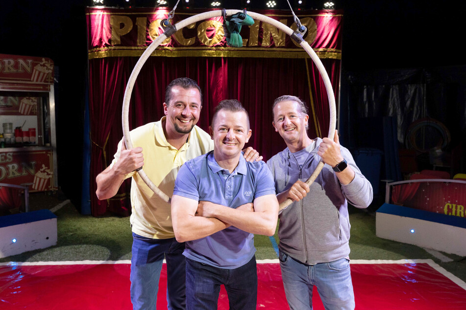 Die Inhaber des Weihnachts-Circus: Leo (34, v.l.), Sascha (47) und William Köllner (52).
