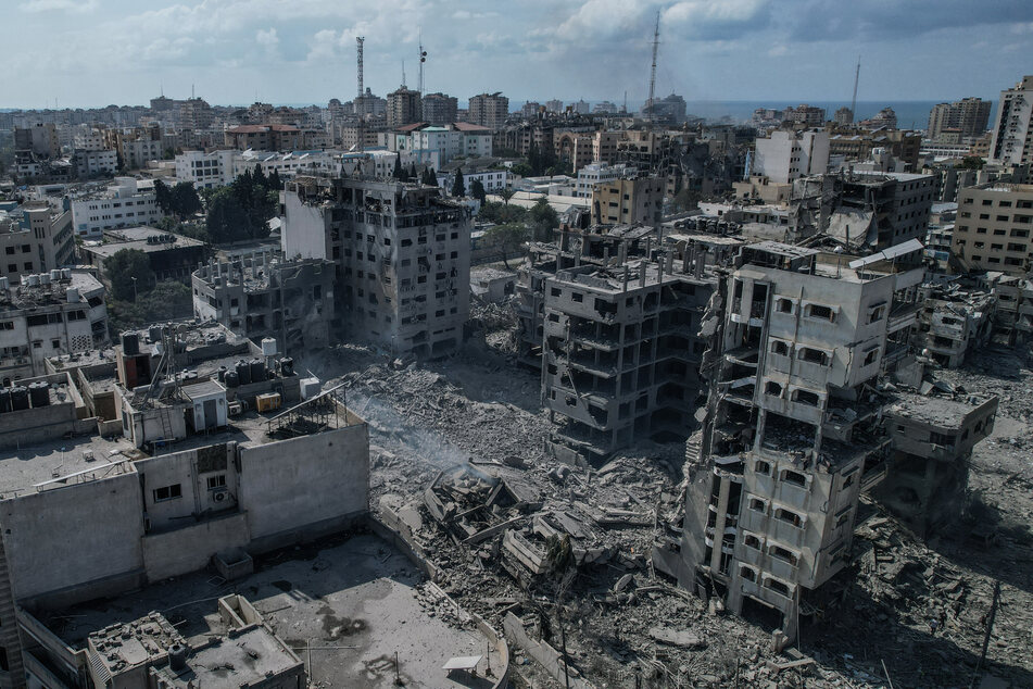 Eine Luftaufnahme von beschädigten und zerstörten Gebäuden in Gaza nach israelischen Luftangriffen. Bei der Gegenoffensive wurden auch hochrangige Hamas-Terroristen getötet.