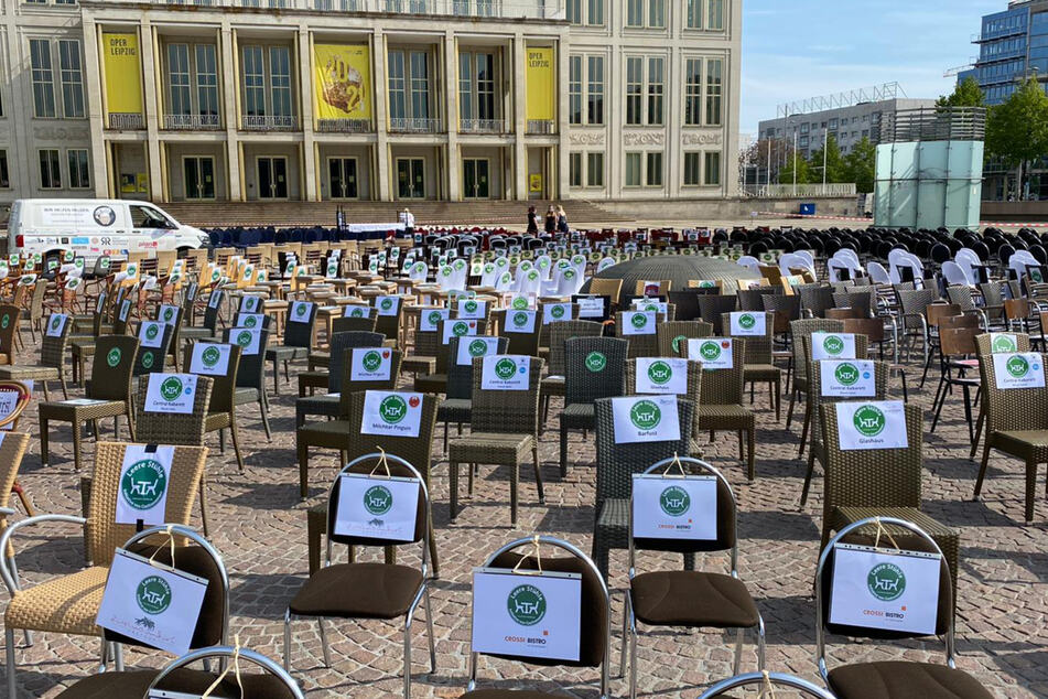 Deutschlandweit haben Gastronomen am Freitag erneut mit leeren Stühlen ein Zeichen gesetzt.