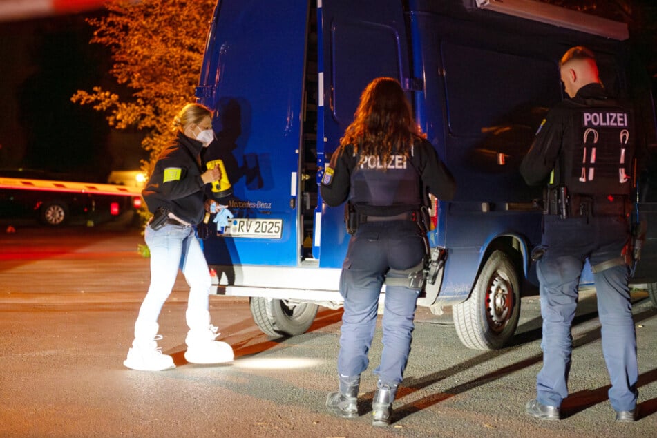Frankfurt: Opfer schwer verletzt: Mann sticht im Streit zu und flüchtet