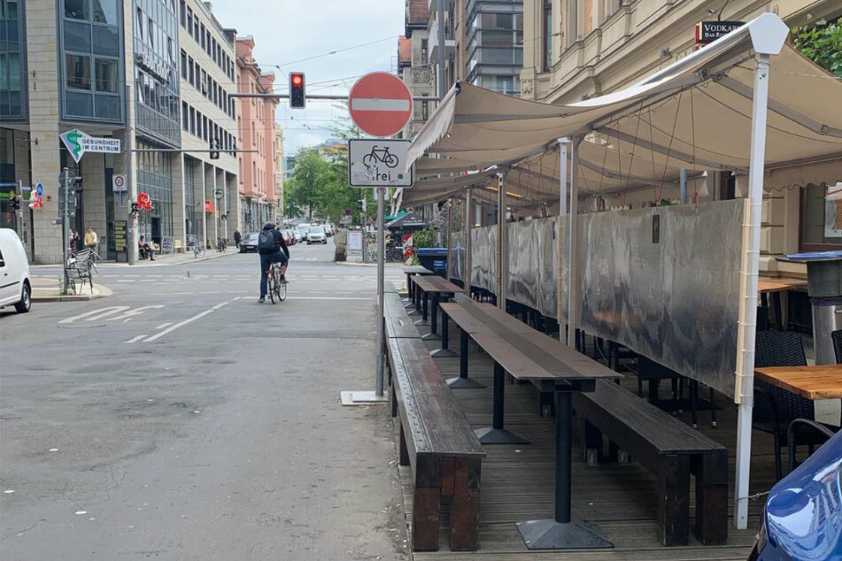 Der Freisitz der Vodkaria in der Gottschedstraße wird noch nicht sofort wieder öffnen, zu wenig Planungssicherheit habe man derzeit dafür. (Archivbild)