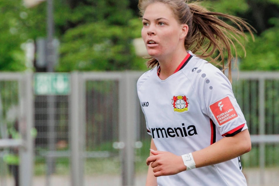 Juliane Wirtz (20) kickt auch bei Bayer Leverkusen. Sie fordert mehr Geld für Fußballerinnen.