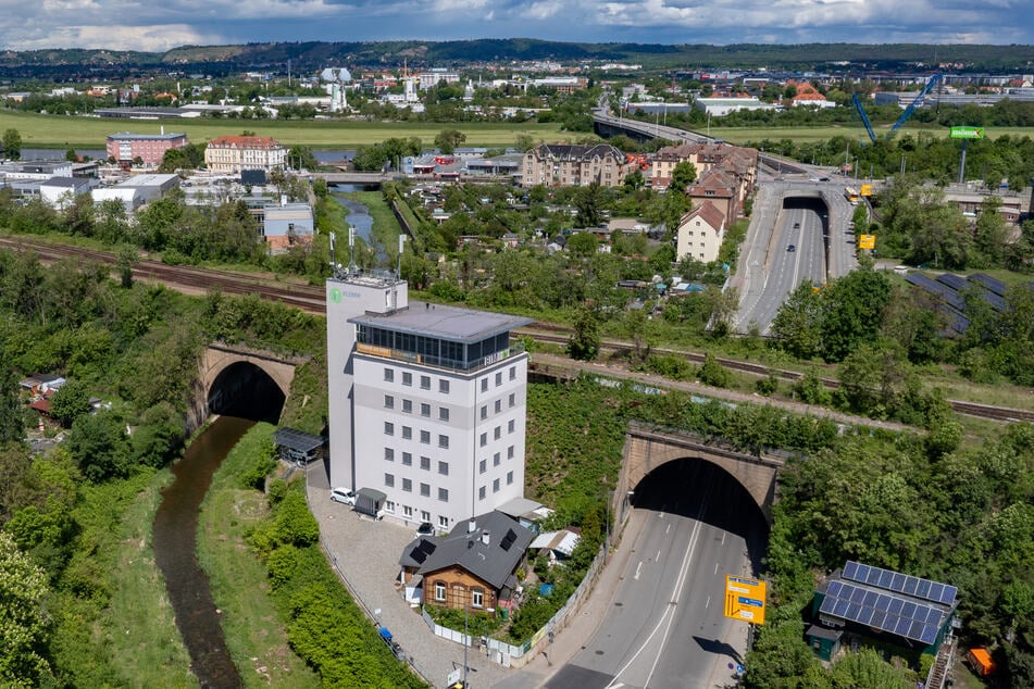 Auf Höhe der Flügelwegbrücke wurde Daniel B. mit seinem Mitsubishi auffällig.