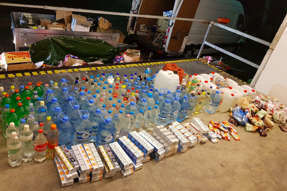 520 Liter alkoholische Erzeugnisse, 8200 Stück Zigaretten, 400 Gramm Tabak und 20 Kilogramm Kaffee wurden vom Zoll sichergestellt.